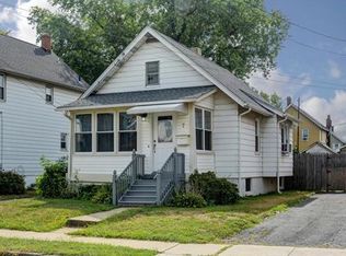 7 Jean Ct, Woodbridge, NJ 07095