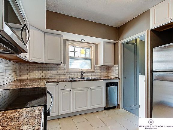 5th image of 5125 Pinkney St