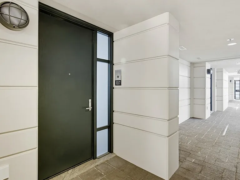 1169 Pacific Hwy #107 — Photo 32
