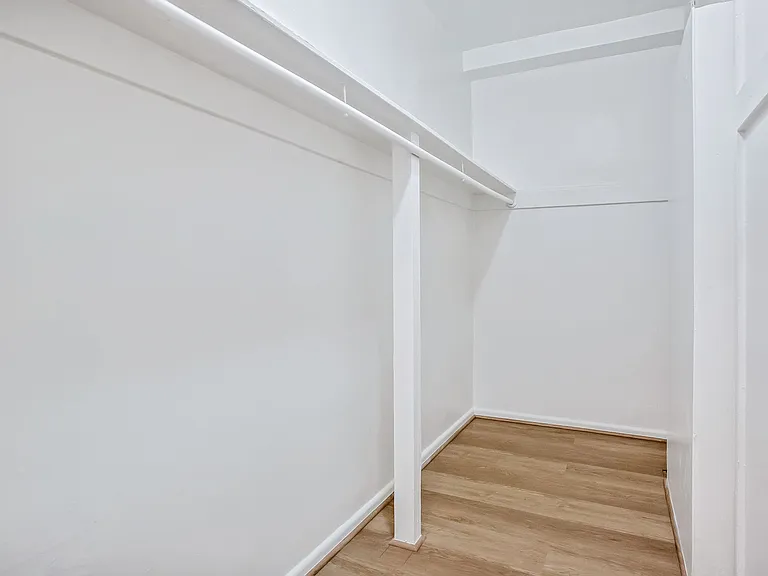 2200 Leavenworth St — Photo 3