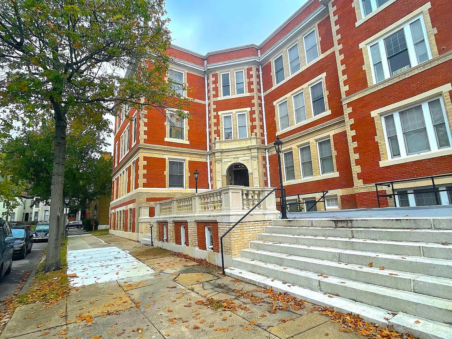 Holland House — Photo 3