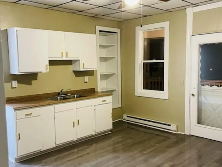 528 Woodvale Ave — Photo 2
