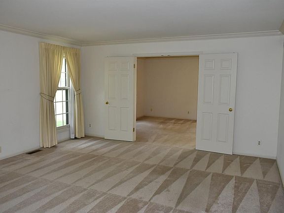 5th image of 5798 Fox Hollow Ct