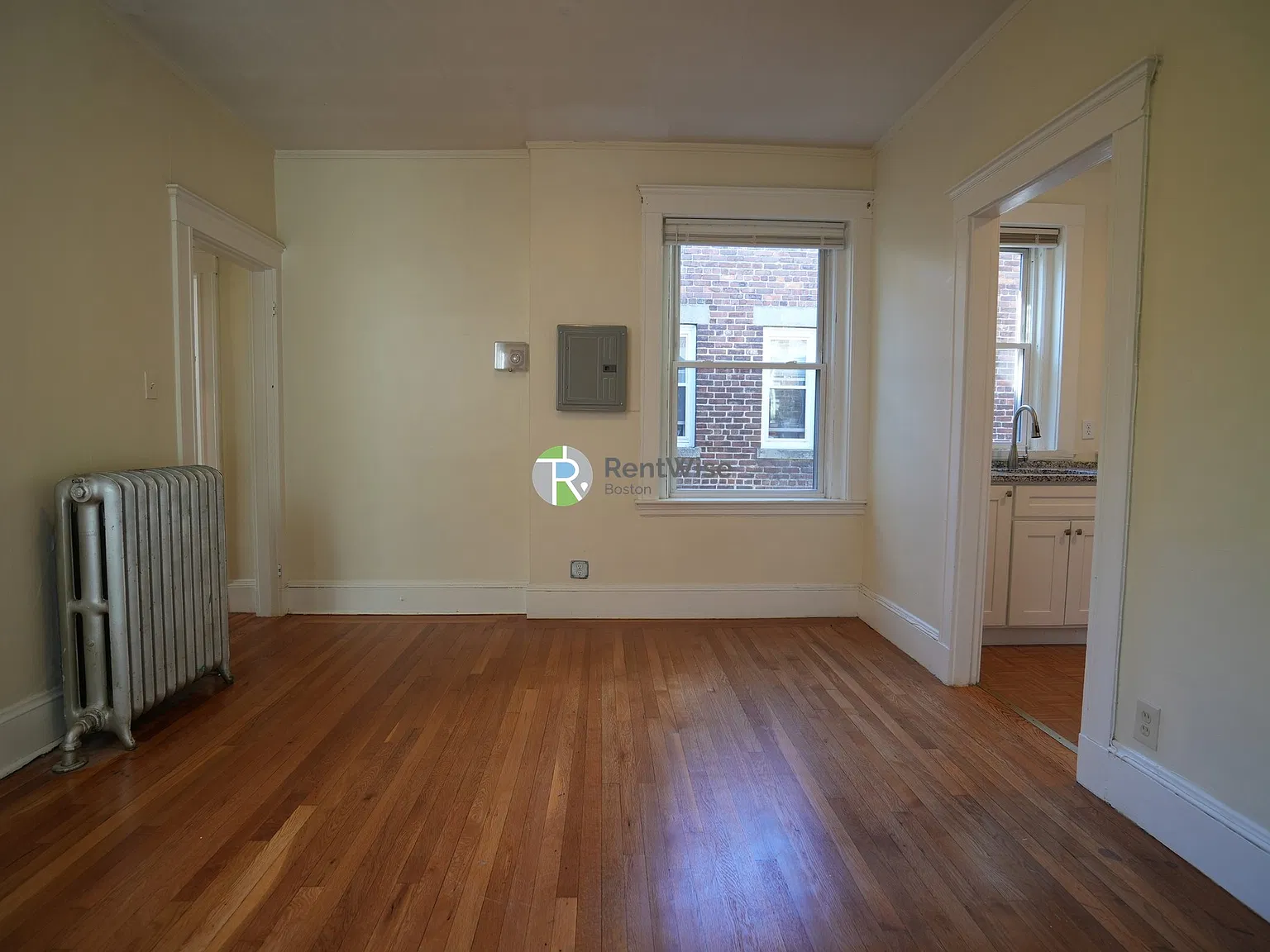 3 bed, 1.0 bath, $3,200 — Photo 2
