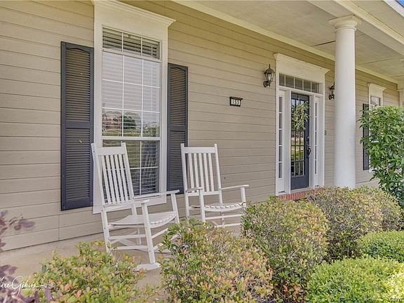 3rd image of 153 Leigh Ln