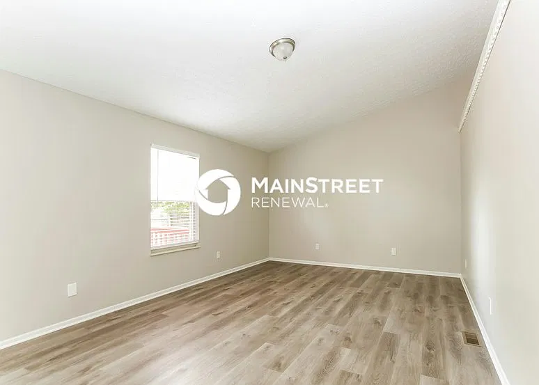 1923 Westbrook Village Dr — Photo 4