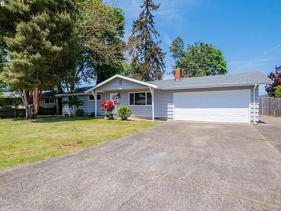 2nd image of 1444 Menlo Loop