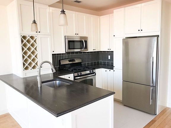 5th image of 92 E 7th St APT 6