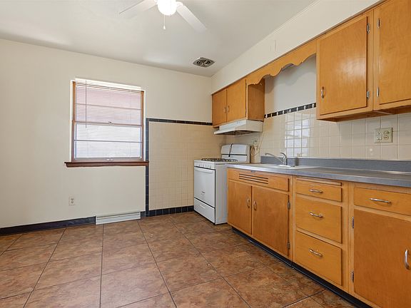 5th image of 3227-3229 Liberty Dr