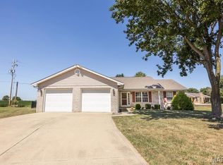 233 Wheat Ridge Ln, Millstadt, IL 62260