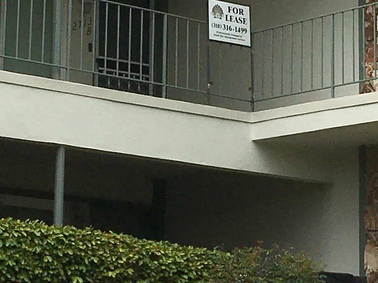 Upper unit condo with park view