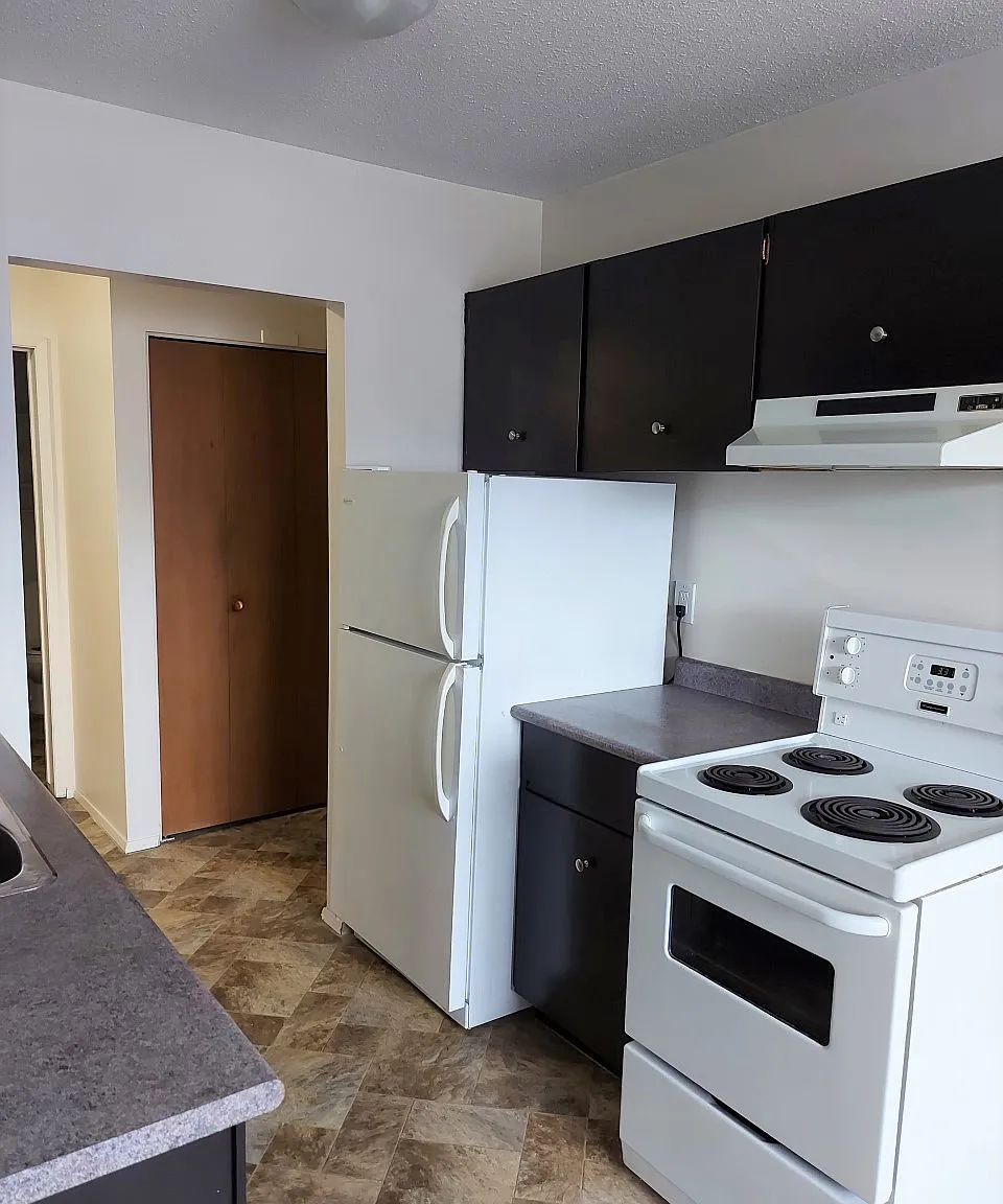 2 bed, 866 sqft, $1,975 — Photo 3