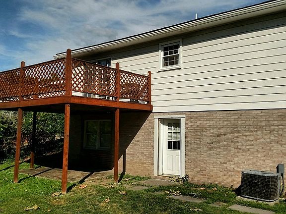 3rd image of 1013 Village Dr