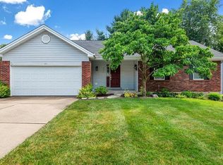 15 Lodge Ln, Lake Saint Louis, MO