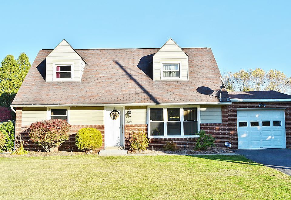 1st image of 300 Sun Valley Dr