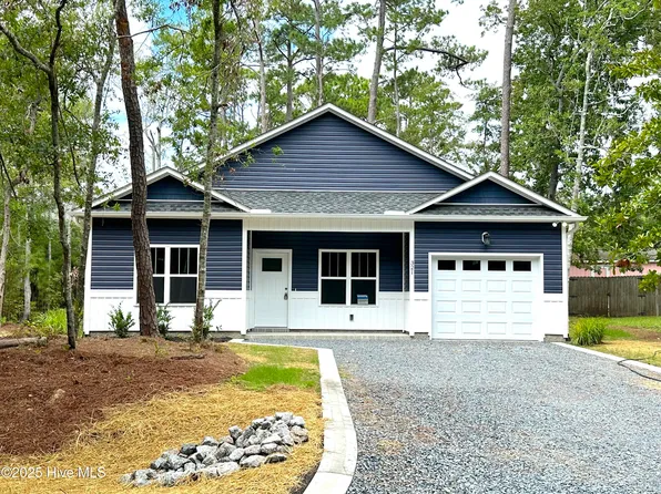 321 NE 52nd Street, Oak Island, NC 28465