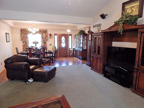 3rd image of 1245 Rosetree Dr