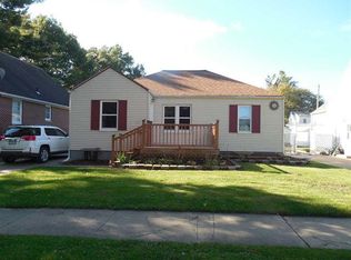 820 Pershing Blvd, Clinton, IA 52732