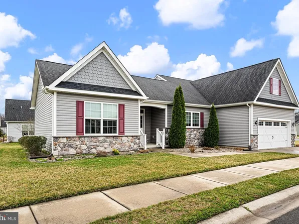 267 Nobles Pond Xing, Dover, DE 19904