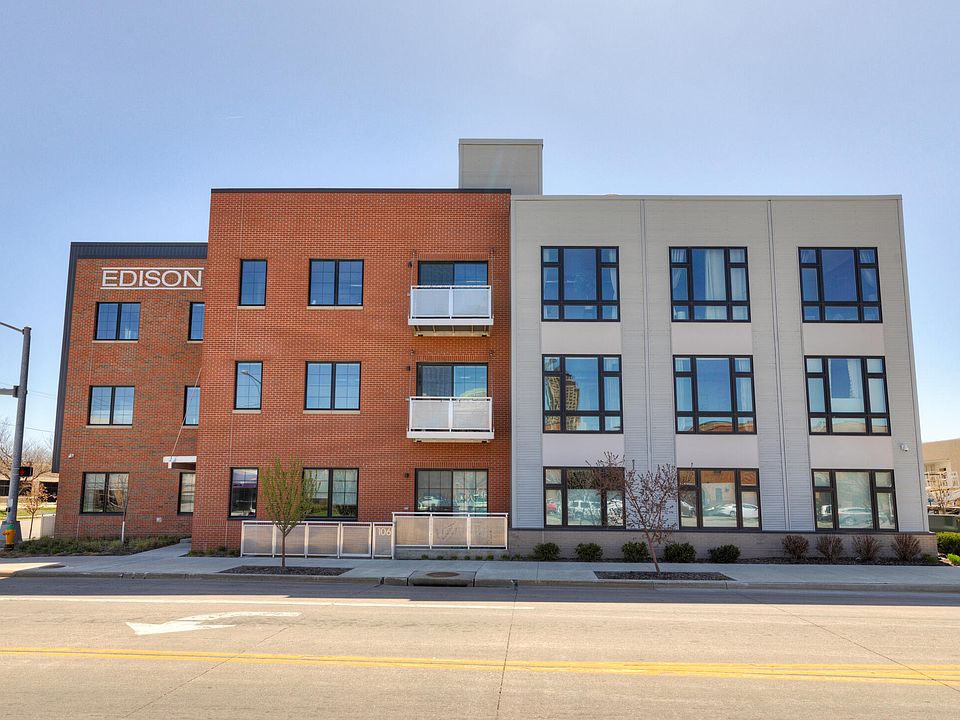 1st image of 450 7th St #304