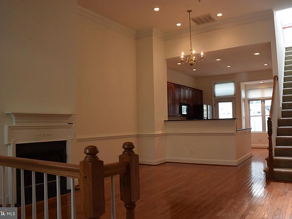 4th image of 609 N Saint Asaph St