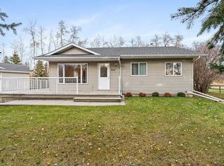 815 Lakeside Dr, Spring Lake, AB T7Z 2V8