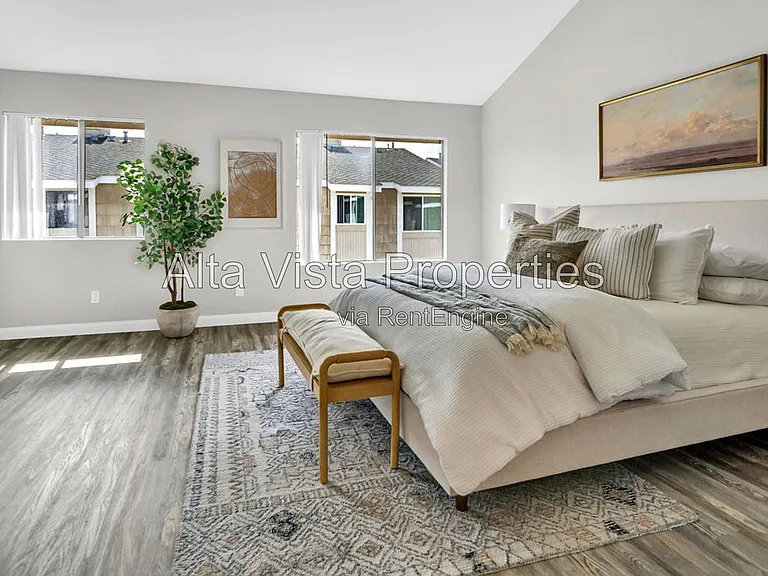 4082 Mahaila Ave #E — Photo 26