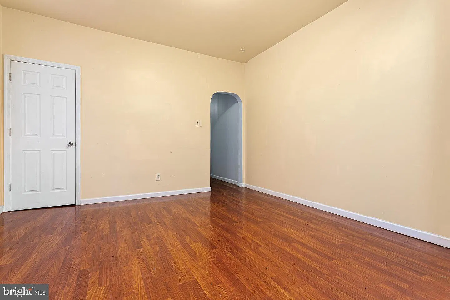 3 bed, 1.0 bath, 2130 sqft, $1,550 — Photo 4