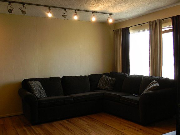 2nd image of 401 N 16 E
