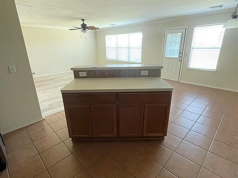 10506 Sugar Trace Dr — Photo 5