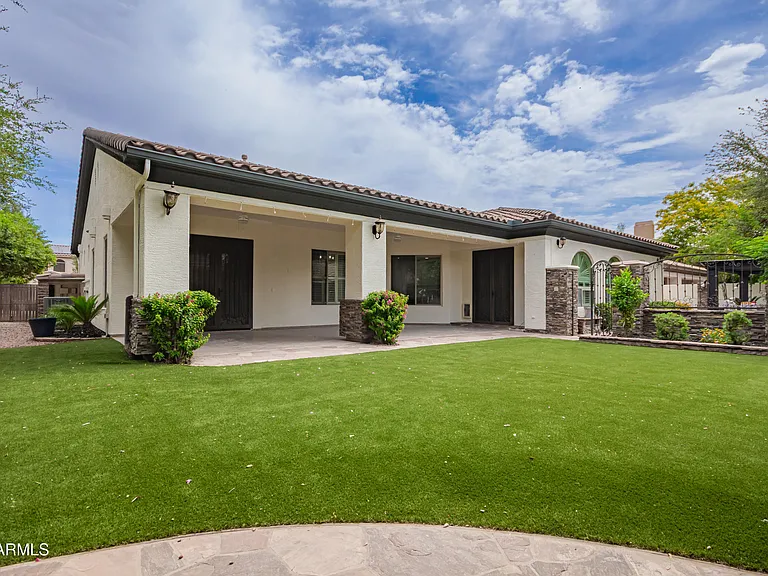 4711 E Buckboard Ct — Photo 36
