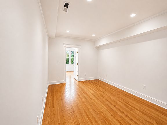 4th image of 345 Greenwich Ave #2