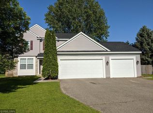 967 Earley Lake Curv, Burnsville, MN 55306
