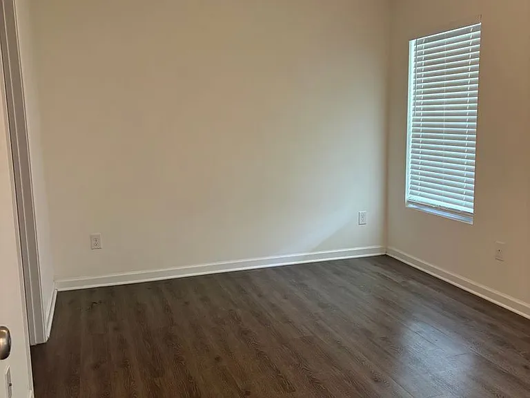 301 Goff St — Photo 8