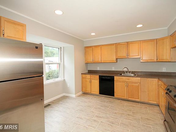 3rd image of 3086 Southern Elm Ct