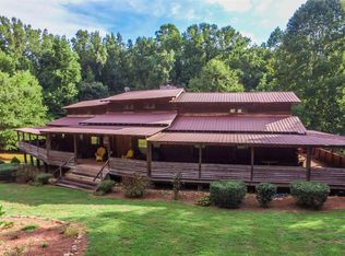 1127 Beaver Dam Rd, Hoschton, GA 30548