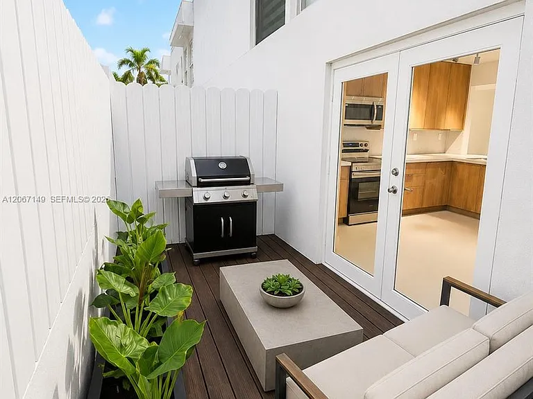 1220 Euclid Ave #2 — Photo 11