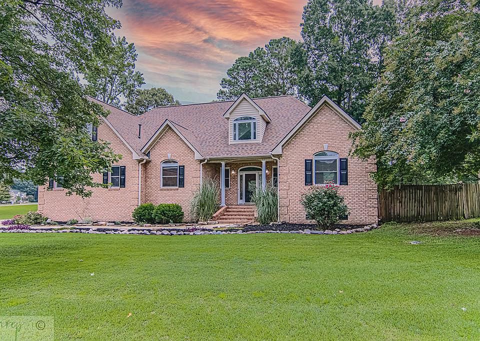 1st image of 201 Clay Brook Dr
