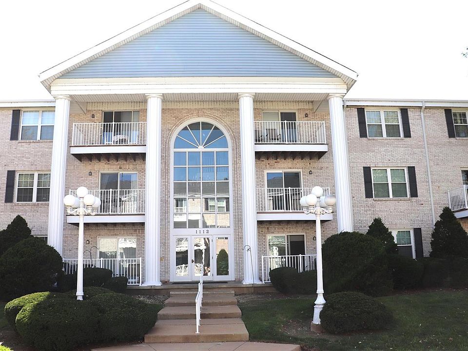 1st image of 1112 Sunhaven Dr APT B