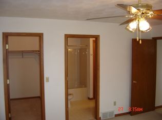 3611 S Berryfield Ln, Appleton, WI 54915