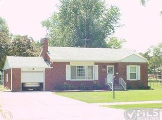 19044 Collinson Ave, Eastpointe, MI 48021