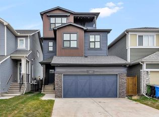 127 E Creekstone Park SW, Calgary, AB T2X5E9