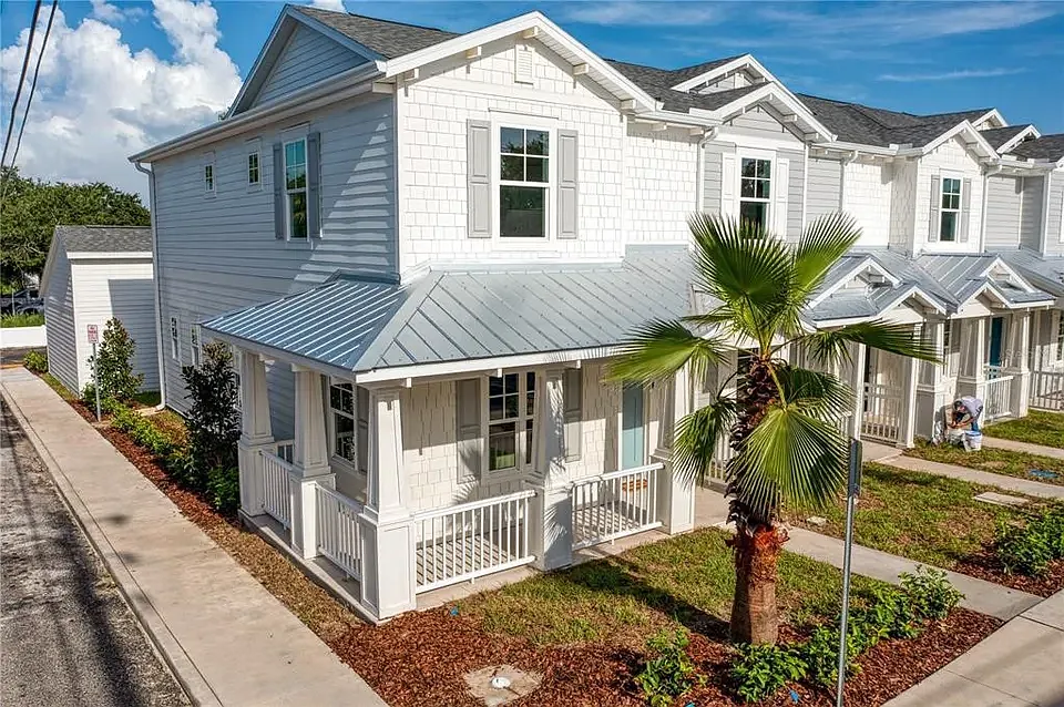 2 bed, 2.5 bath, 1288 sqft, $2,500 — Photo 3