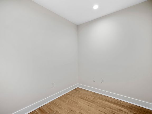 3rd image of 1626 Poplar St Unit 1