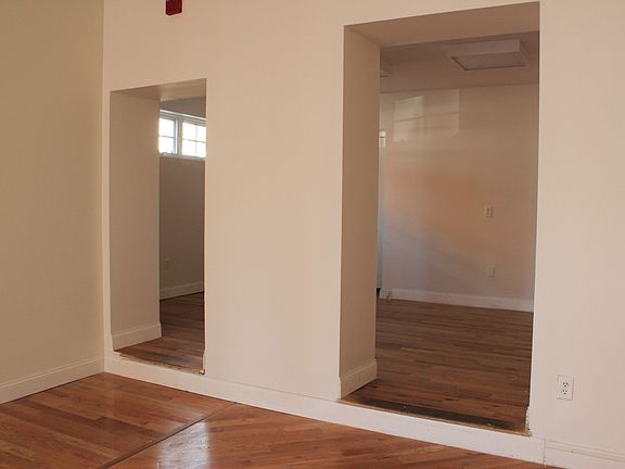 4th image of 1427 E Susquehanna Ave