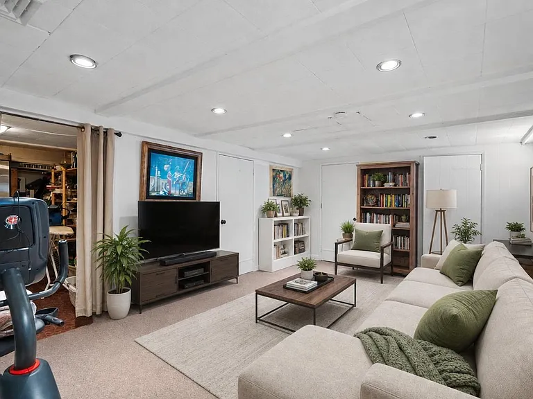 29 Birchwood Park Dr — Photo 2