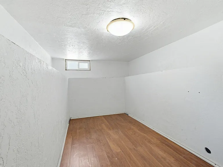 368 N Center St — Photo 7