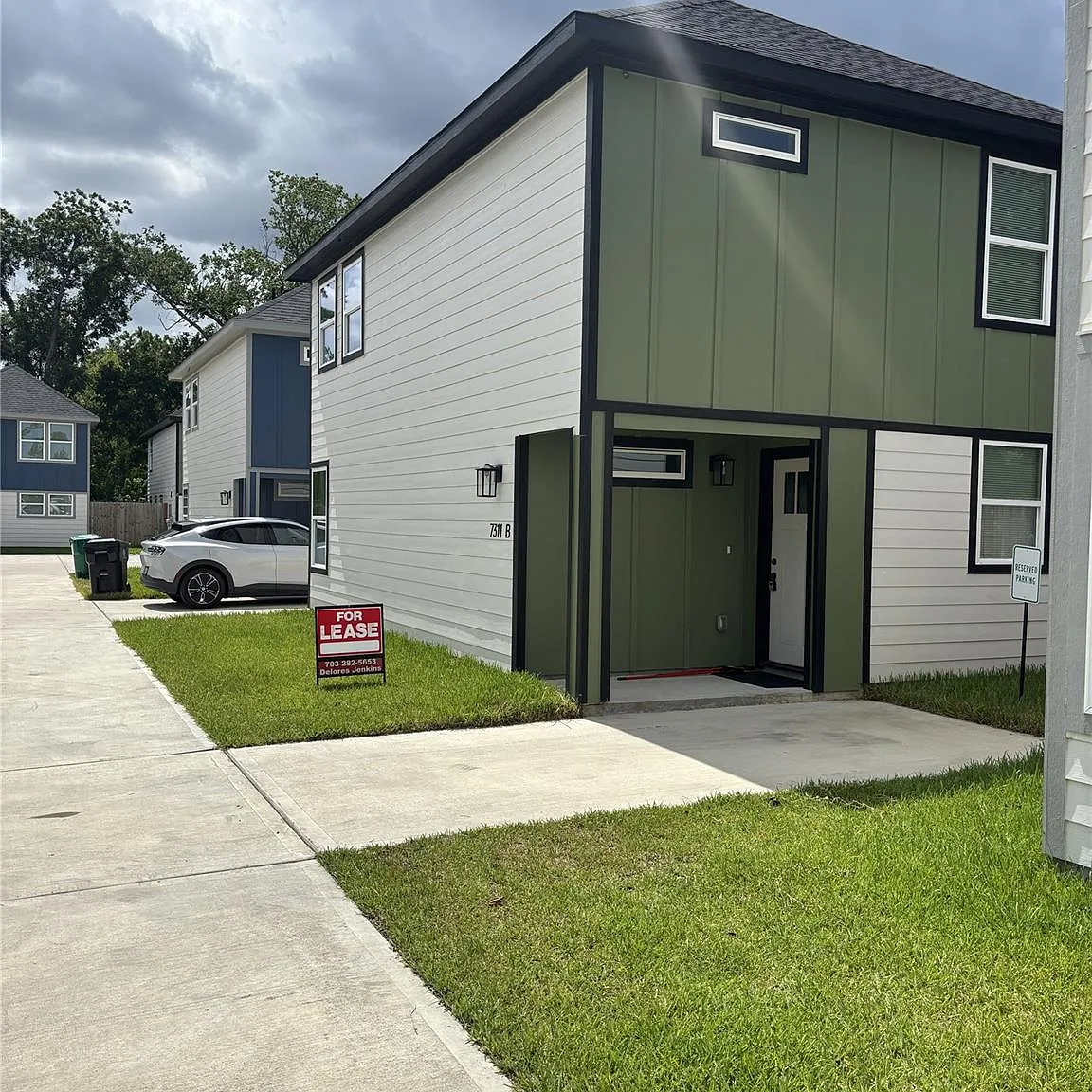 3 bed, 3.0 bath, 1269 sqft, $1,850 — Photo 2