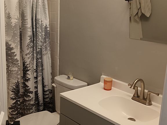4th image of 10032 Penrith Dr #10032