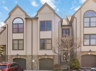 30 Jordan Dr, River Edge, NJ 07661